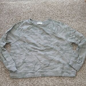 Universal Thread Camouflage Sweater🎯5 for $25🎯